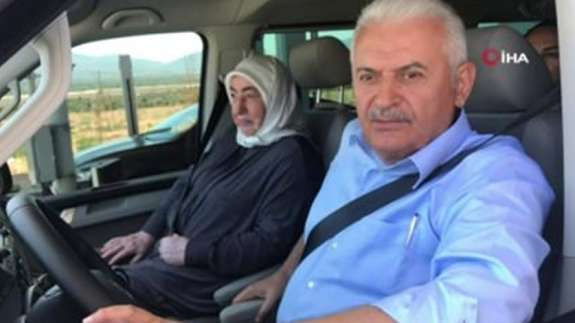 Binali Yıldırım o yolda direksiyon başına geçti