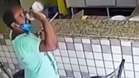 Korku bunu da yaptırdı! Kafaya dikti