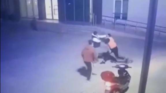 Görevli tekvandocu çıkınca kavga kısa sürdü