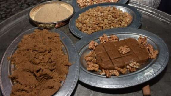 Asırlık lök tatlısına büyük ilgi