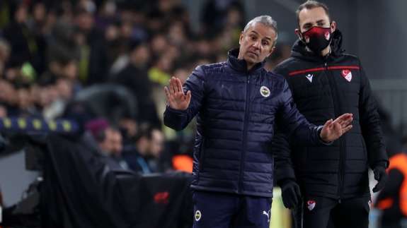 İsmail Kartal gönderilecek isimleri tek tek açıkladı! 12 futbolcu yolcu