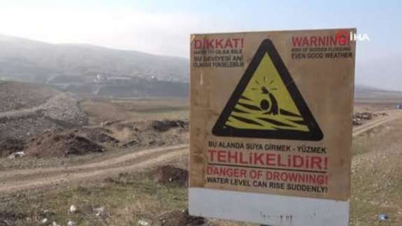Türkiye'de yaşanan kuraklığın en net fotoğrafı! Uyarı yazısı var, su yok