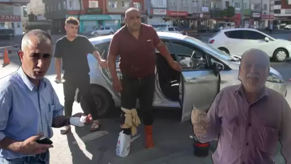 Bir Kurban Bayramı klasiği: Acemi kasaplar iş başında