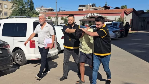 Adana’da iki iş yerinden hırsızlık: Zanlı tutuklandı