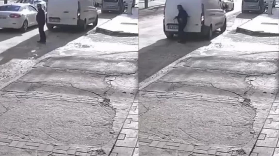 Saniyelerle ölümden döndü: Geri manevra yapan araç yayayı yere serdi