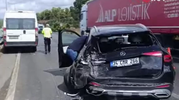 Antalya'da peş peşe kazalar! 12 araç birbirine girdi: 1 yaralı