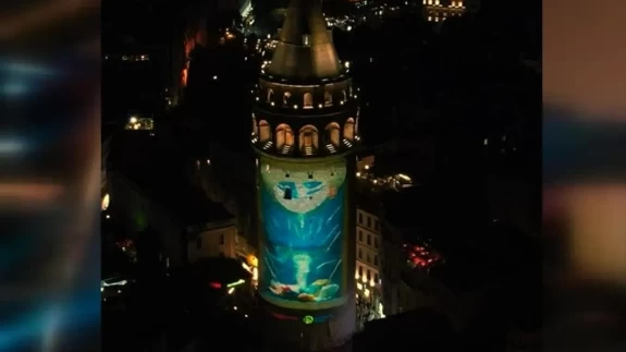 Galata Kulesi'ne çevre temalı görseller yansıtıldı