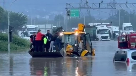 Hatay’da şiddetli yağış ve hortum: Payas’ta eğitime ara verildi