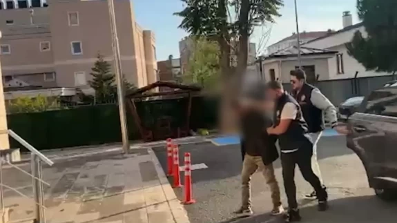 Israrlı takip ve tehdit sosyal medyada ifşa oldu! Şüphelinin sabıka kaydı kabarık çıktı