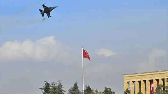 SOLOTÜRK'ten Anıtkabir üzerinde Cumhuriyet'in 102. yıl dönümüne özel uçuş gösterisi