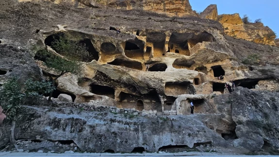 Gabar Dağı'ndaki saklı cennet: "7 katlı apartman mağarası"