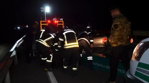 Kütahya' ölümlü kaza: Otomobil tıra çarptı! 1 ölü, 1 yaralı