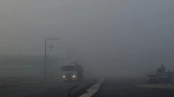 Görüş mesafesi 20 metreye kadar düştü! Kent adeta görünmez hale geldi