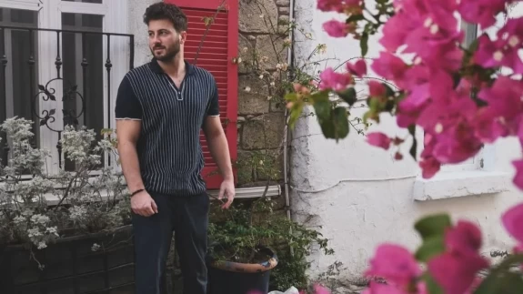 Eser Yenenler Bile Şaşırdı! Sesi Tarkan’a Benzeyen Batuhan Sancak Kim?