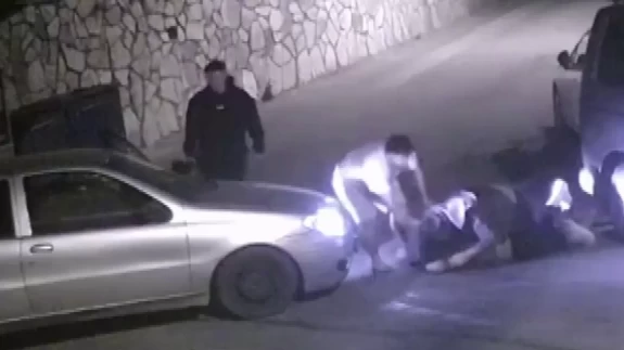 Üsküdar'da yol verme tartışması kavgaya dönüştü! O anlar kamerada!