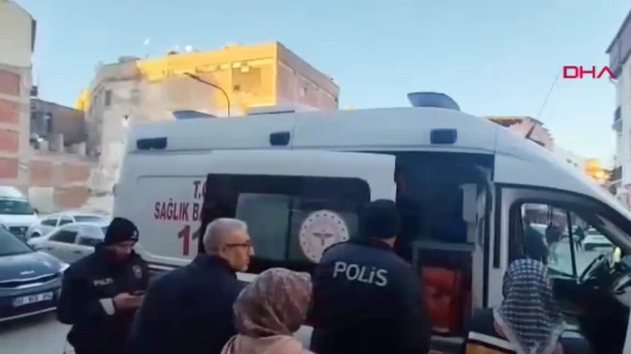 Aksaray’da ‘yan bakma’ tartışması kanlı bitti: 17 yaşındaki genç bıçaklandı