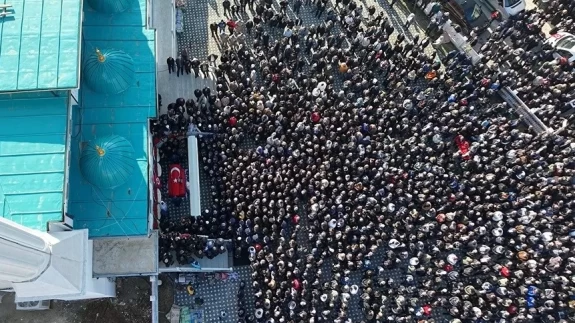 Bursalı şehit binbaşıyı binlerce kişi uğurladı: O anlar dronlakaydedildi