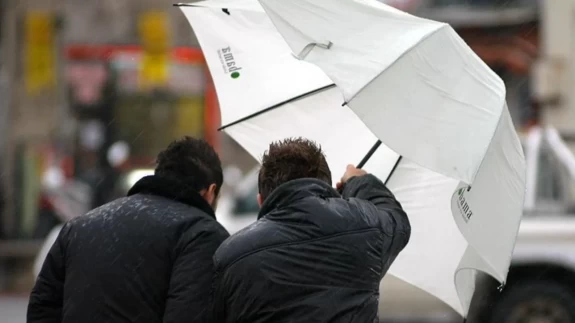 Meteoroloji uyardı: Kuvvetli rüzgar, sis ve yağış geliyor! İşte bölge bölge Hava Durumu