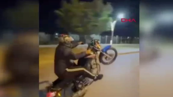 Plakasını kapatıp tek teker üzerinde gitti, 15 bin lira ceza yedi