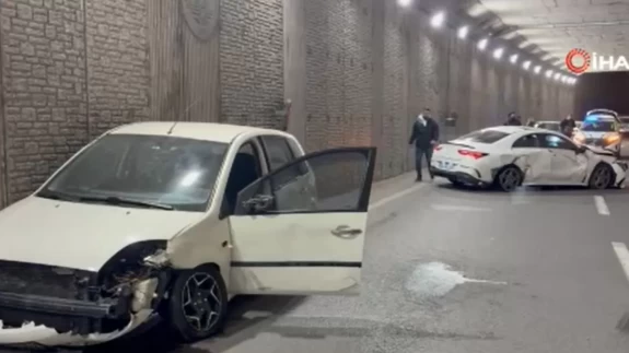 Kayseri’de alt geçitte feci kaza! 1.98 promil alkollü sürücü lüks otomobili pert etti