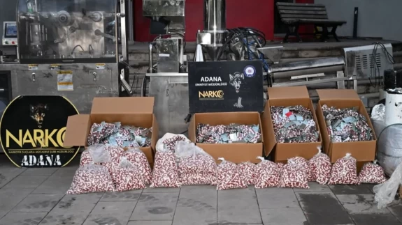 Adana’da sahte hap operasyonu: 262 bin hap ele geçirildi, 6 şüpheli tutuklandı