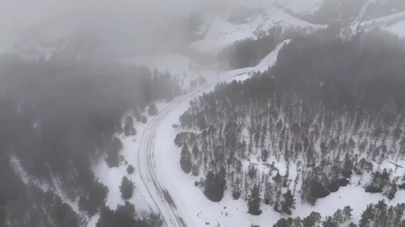 Doğu’da kış kapıyı çaldı! Erzincan ve Bayburt beyaza büründü: Yaylalar, köyler, geçitler kar altında