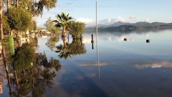 Muğla'da yağışlar seli getirdi: Delta Plajı sular altında kaldı!