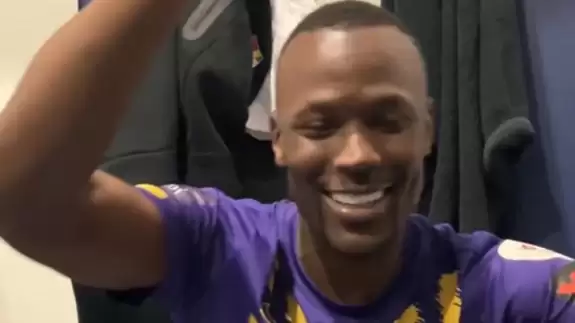 Mame Thiam’dan "Emmioğlu" ile galibiyet kutlaması