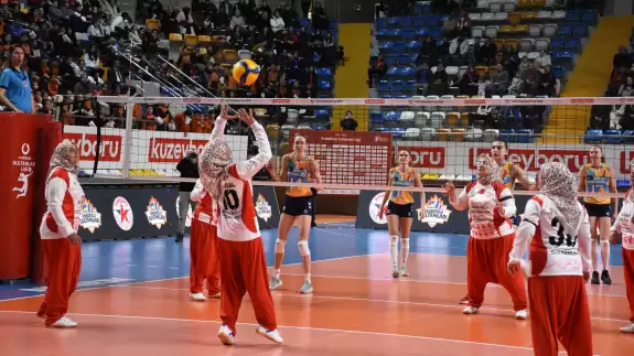 "Anadolu Sultanları" gösteri maçında parkeye çıktı