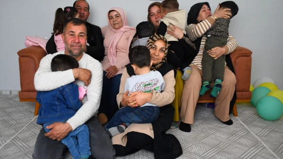 Akrabalar birbirlerini koruyucu aileliğe özendirdi, 6 çocuğa yuvalarını açtılar