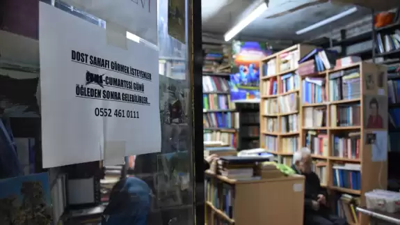 Trabzon'da Eşsiz Bir Deneyim: Tarihi Sahafın 22 Bin Kitaplık Koleksiyonu