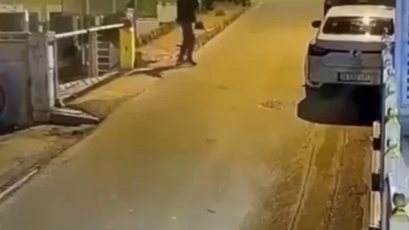 Irak Konsolosluğu'na silahlı saldırı anının görüntüleri ortaya çıktı