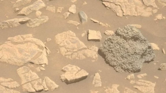 Mars'ta keşfedilen esrarengiz kaya bilim insanlarını şoke etti!