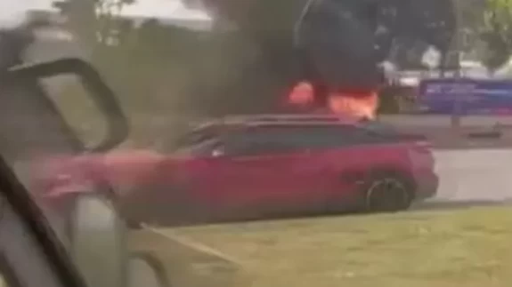 Motorundan dumanlar çıktı, bir anda alev topuna döndü