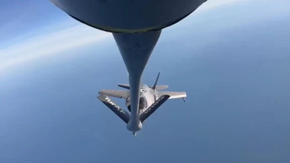 Türk uçağından F-35'e havada yakıt ikmali! Bir ilk gerçekleşti