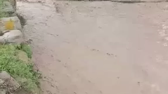 Sivas'ta dere taştı, köyün sokakları nehre döndü