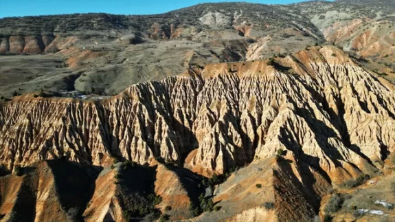 Divriği’nin Şeytan Şehri Kayalıkları, efsanevi bir doğal oluşum