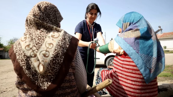 Ebeler köy köy gezerek sağlık taraması yapıyor