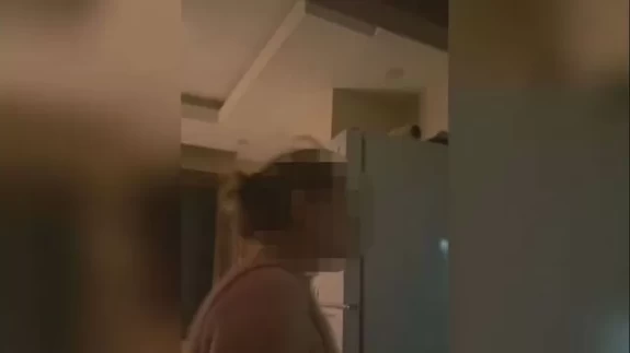 Eşini darbeden şüpheli İzmir'de yakalandı ve tutuklandı