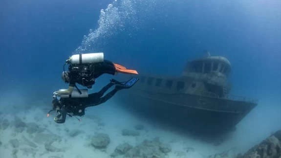 Engelli dalış rekortmeni, turistlere Türkiye'nin su altı güzelliklerini tanıtıyor