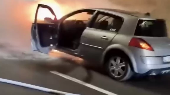 Tünel içindeki otomobil alev aldı o anlar kameralarda