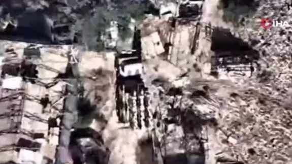 İsrail, hava saldırısına ait görüntü yayınladı! Tahran’da füze aracı hedef alındı