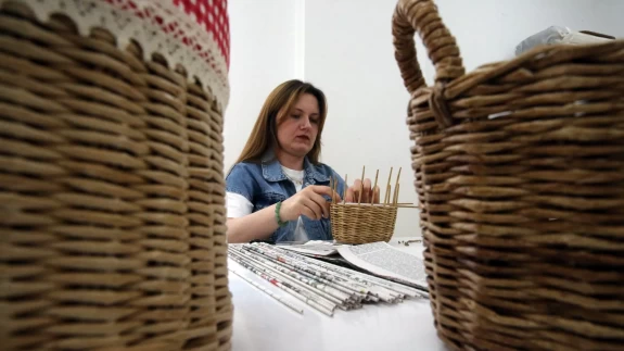 Dedesinden etkilenip örgü sanatında ustalaştı