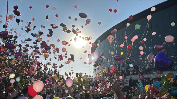 Gaziantep'te binlerce balon minik Elif Azra için gökyüzüne bırakıldı