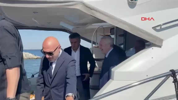 Aziz Yıldırım ve Hakan Bilal Kutlualp, divan toplantısına birlikte geldi