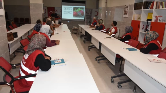 Türk Kızılay depremzede çiftçilere destek sunacak