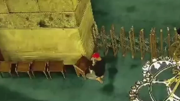 Ayasofya Camii'ni kundaklama girişimi! Pes dedirten görüntüleri ortaya çıktı