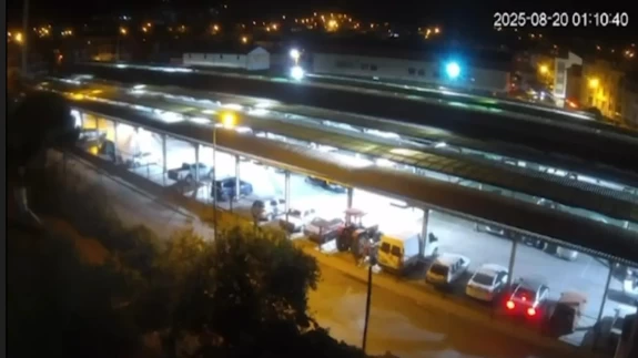 Balıkesir’de deprem anı kameralara yansıdı