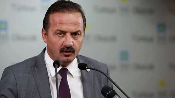 Yavuz Ağıralioğlu’na Sokakta Tepki: “Genel Başkanımıza Dil Uzatamazsın!”