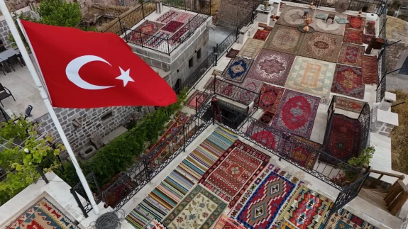 Yıllanmış halılar serildi, renk cümbüşü ortaya çıktı